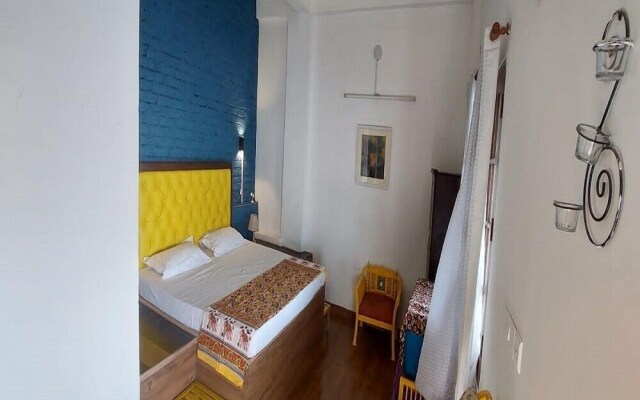 Veenu's Cottage