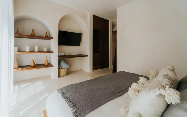 Villa Torana 4br/8pp Private Pool Rooftop Security