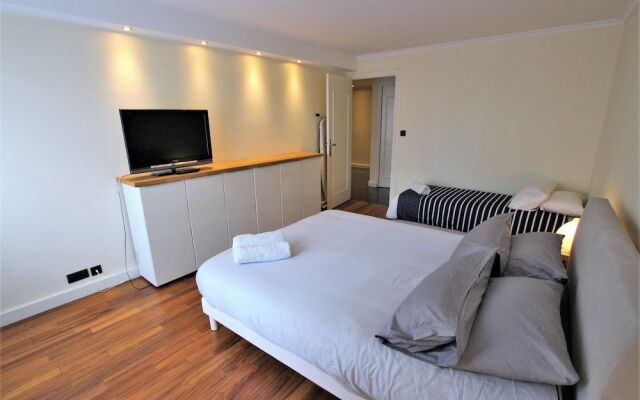 Modern Apartment 1 Bedroom/1 Bathroom in a Palm Beach Area