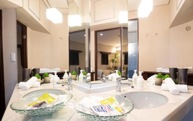Rycom Crystal Hotel