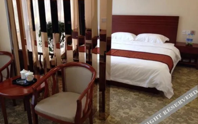 Suqian V8 Business Hotel (High-speed Railway Station)