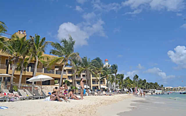 El Faro Beachfront Penthouse