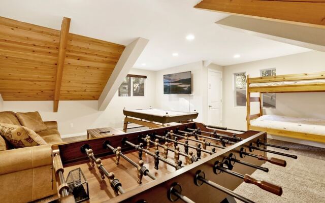 THE Teddy Bear Chalet #2257