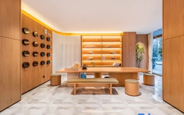 Starway Hotel (Kunming South Railway Station)