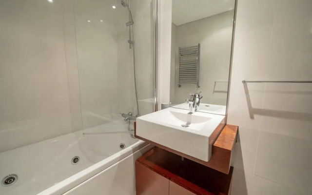 Modern Cedofeita by Homing