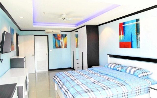 Sea View 16th Floor Condo at Jomtien Beach