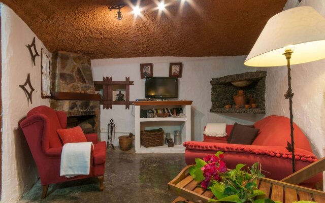 Acogedora casa-cueva en Fontanales
