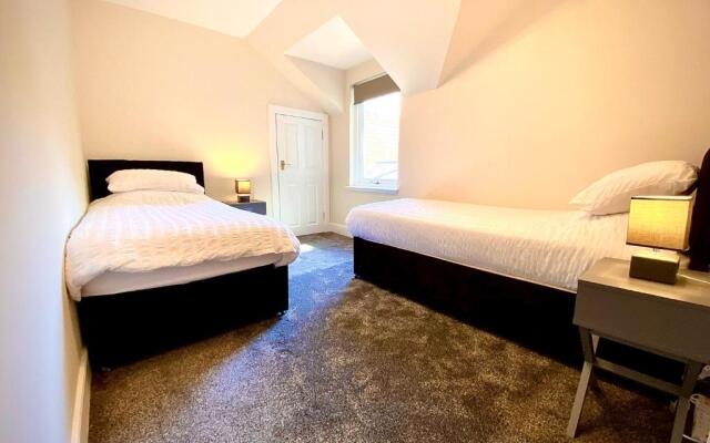 Grampian Serviced Apartments - Treetops Apartment - Lesmurdie House