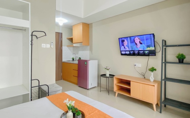 Modern Studio Apartment Near Sicc At Royal Sentul Park – Guest Rooms – Kadumangu
