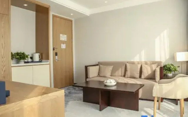 Roland Jinyi Hotel