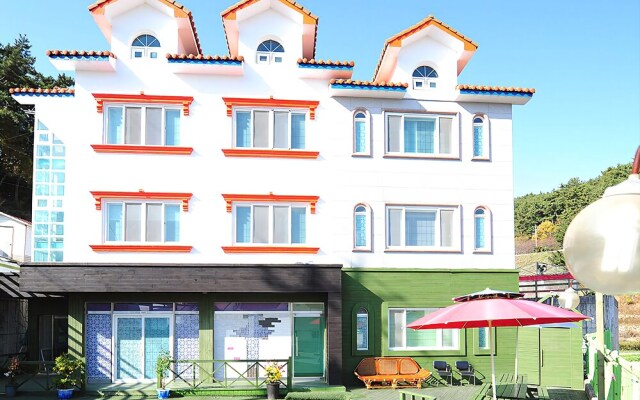 Tongyeong Paradise Pension
