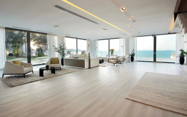 Overwater Luxury Retreat - Nurai Island