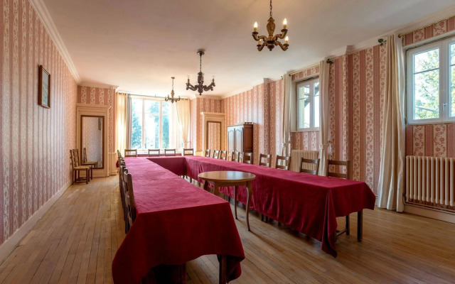 Domaine des Cèdres : Logis Hôtel, Résidence, Gîtes et Insolites
