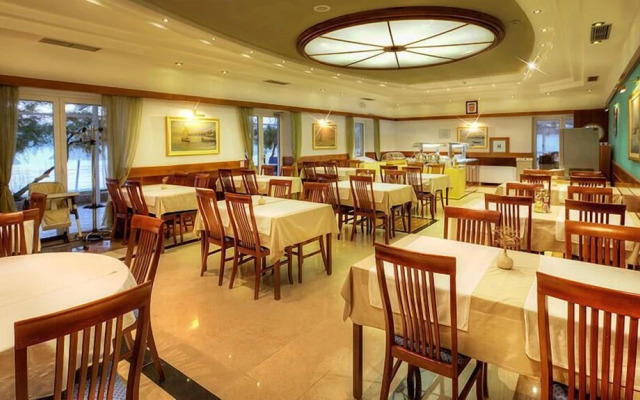 Hotel Dobrovit