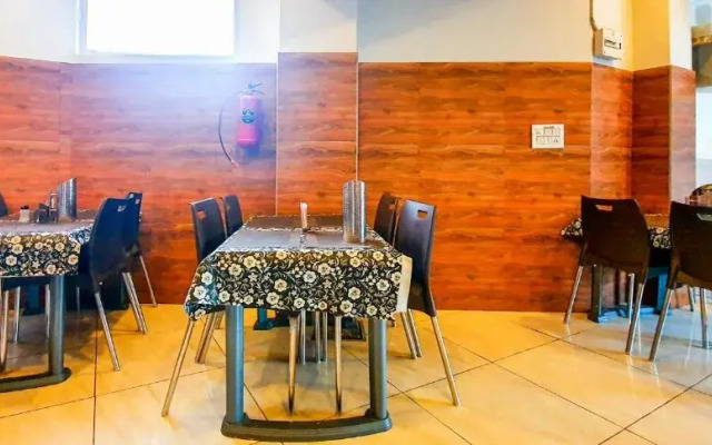 Oyo 23669 Nova Hotel New Crossroad