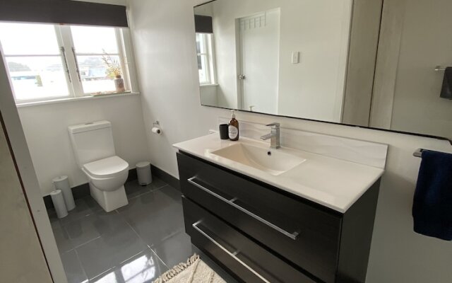 Surf N Stay Whangamata - Hostel