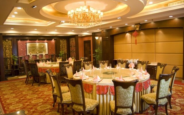 Four Seas Hotel