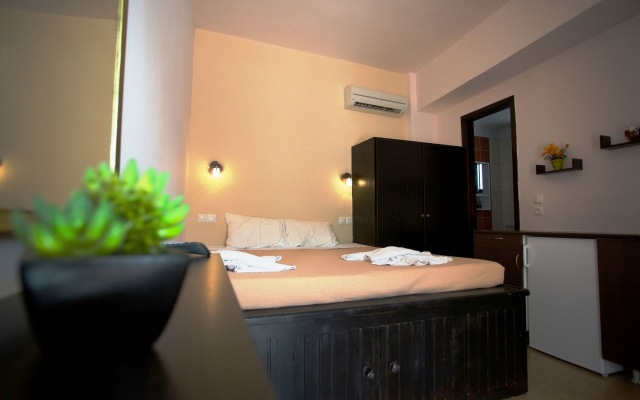 Little Lindos Sea View Studios