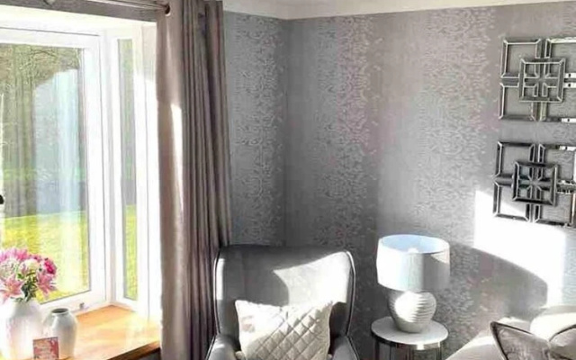 Remarkable 2-bed Apartment in Auchterarder