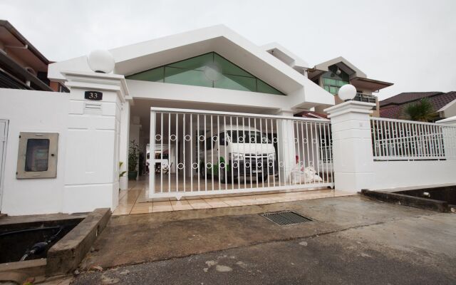 Natol Homestay - Sydney Batu Kawa MJC New Townships