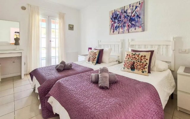 Villa Renaissance, 6 bed 6 bath Spacious Villa