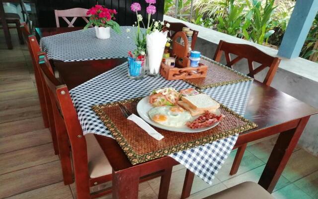 OYO 967 Andathien Pool Villa Aonang