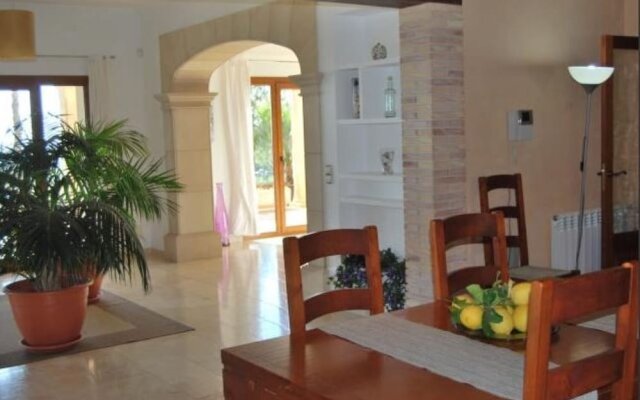 House 4 Bedrooms With Pool And Wifi 103976