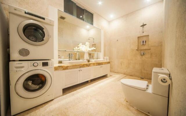 Bathhouse Executive Residence