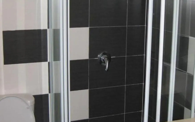 Misty Apartments@Iris House Resort