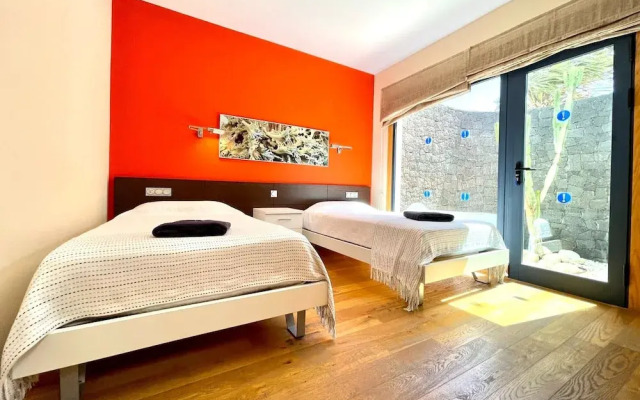 Beautiful 5-bed Villa in Playa Blanca
