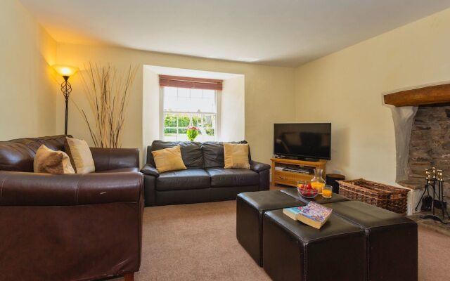 Braunton Poyers Farmhouse 6 Bedrooms