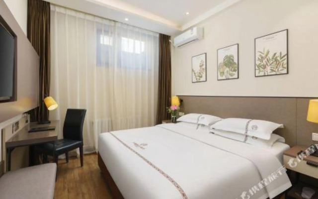 Tianxi Collection Hotel (Dalian Railway Station Youhao Square)