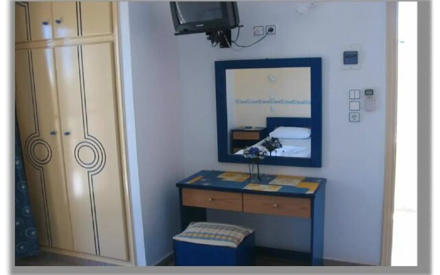 Christos Makrinos Rooms