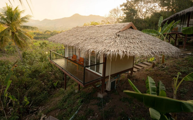 Chiangkhan River Green Hill