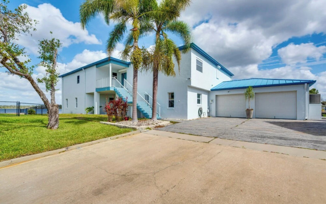 Waterfront Gem: Crystal River Family Home