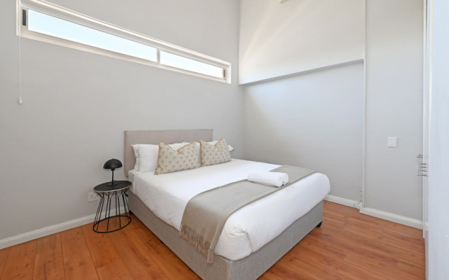 5 Bed House Pool Fresnaye Sea Point