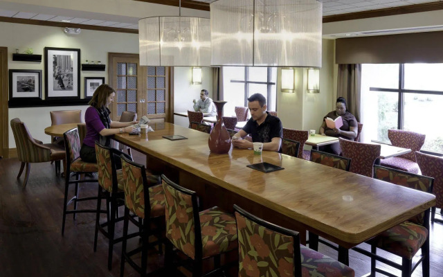 Hampton Inn Springfield South Enfield