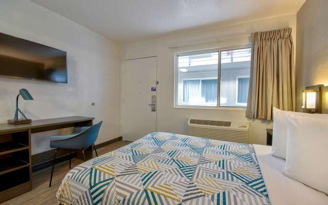 Studio 6 Albuquerque, NM – Midtown