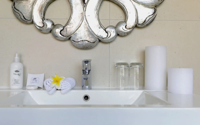 The Saint James on Venice Luxury Guest House