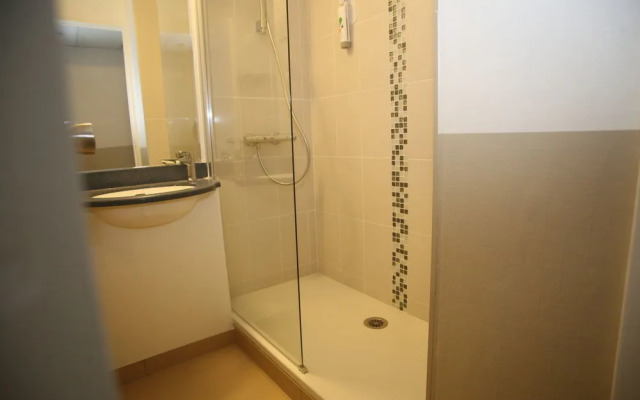Express By Holiday Inn Hotel Hotel