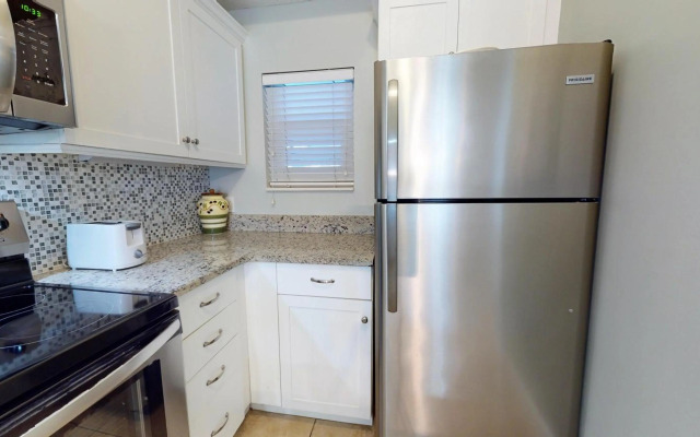 Summit 205-205A LOCKOUT