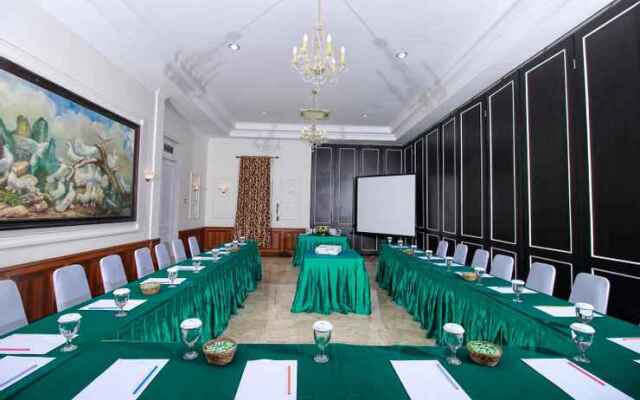 Bandar Narita Hotel