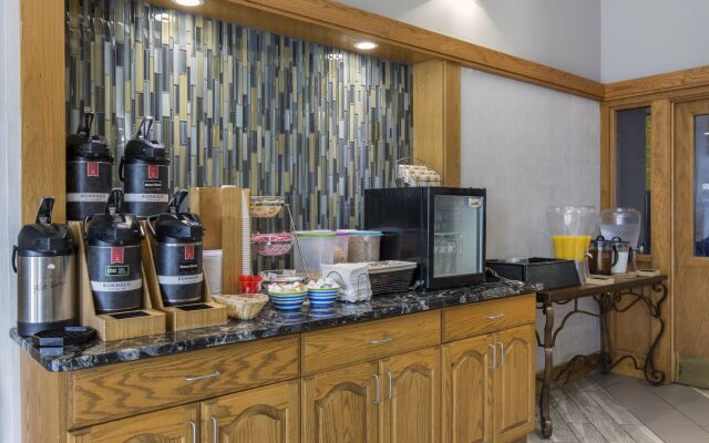 Greenstay Hotel & Suites