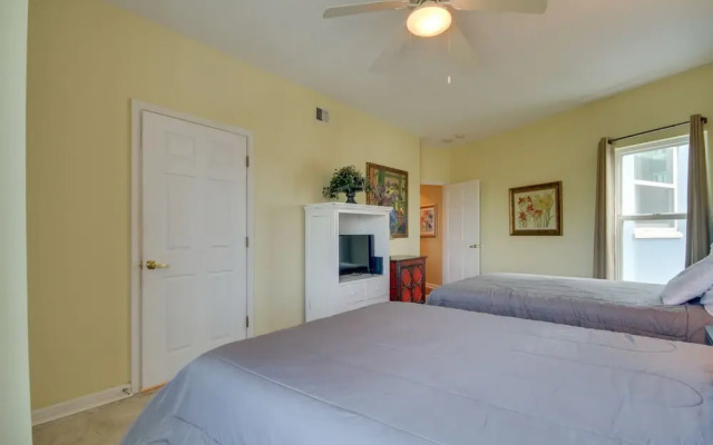 Gulfport Condo With Views: Walk to Beach