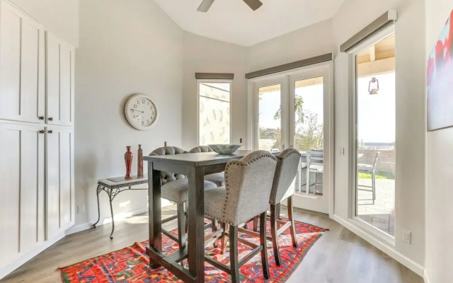 Mtn & City Views: Stunning Villa in Phoenix!