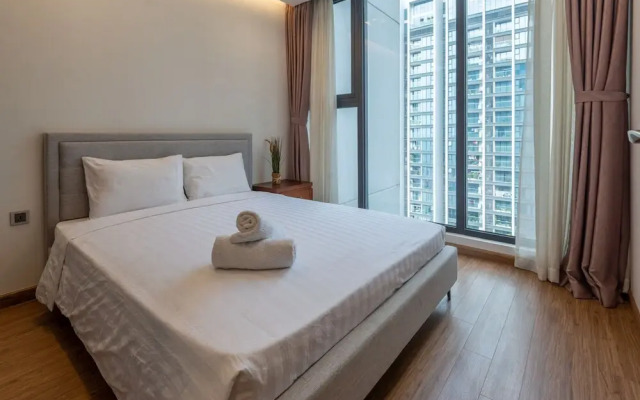 Luxury Apartment at VinHomes Metropolis