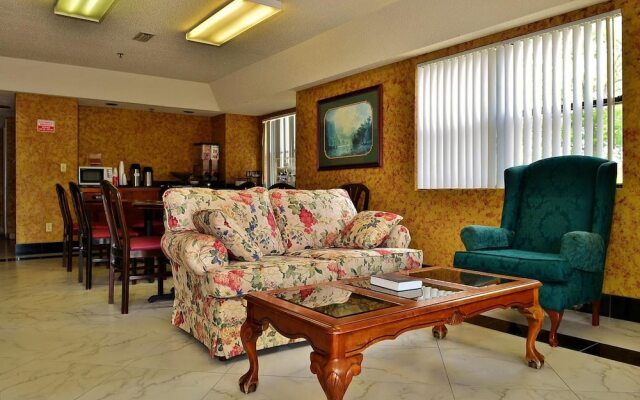 Executive Inn Opp