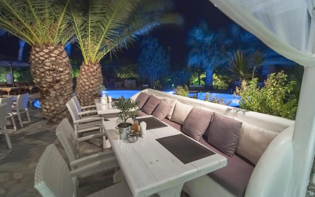 Zephyros Hotel