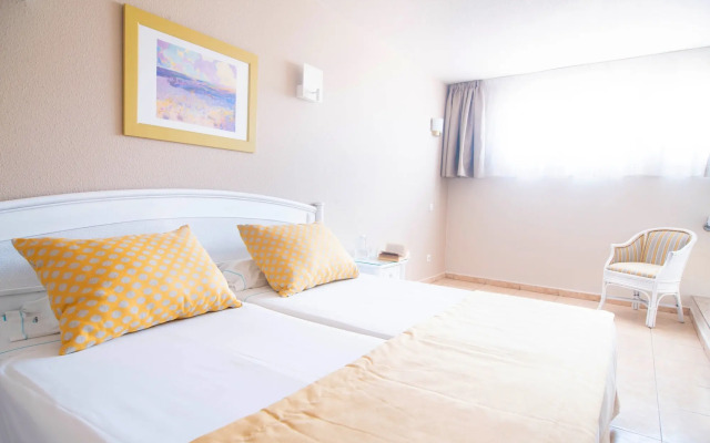 Apartamentos Punta Marina by LIVVO