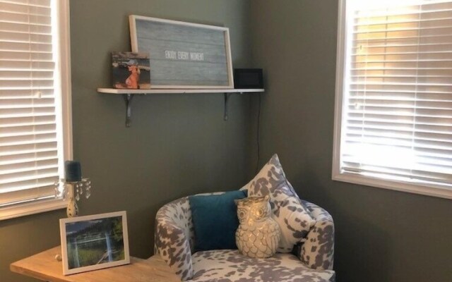 Prosecco Palazzo At Peachland 1 Bedroom Home by Redawning